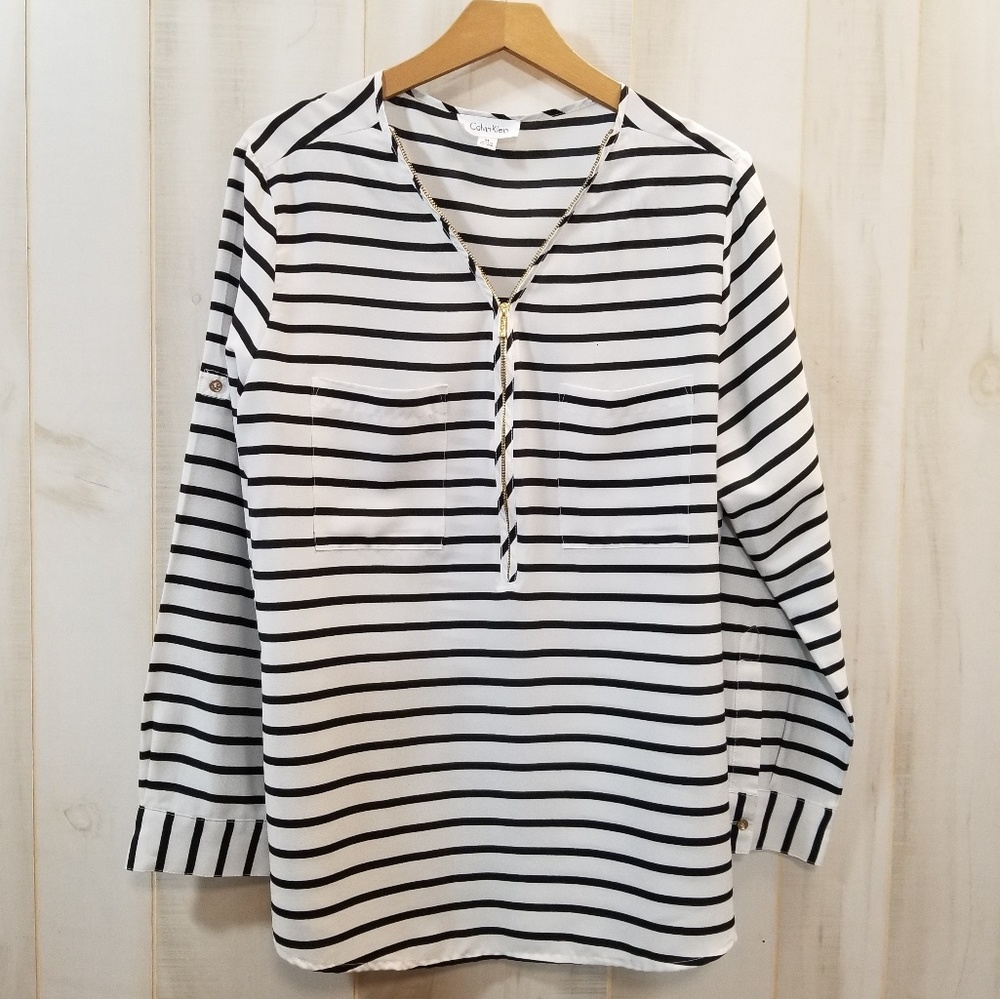 Calvin Klein Black and White Stripe Top Zipper XL
